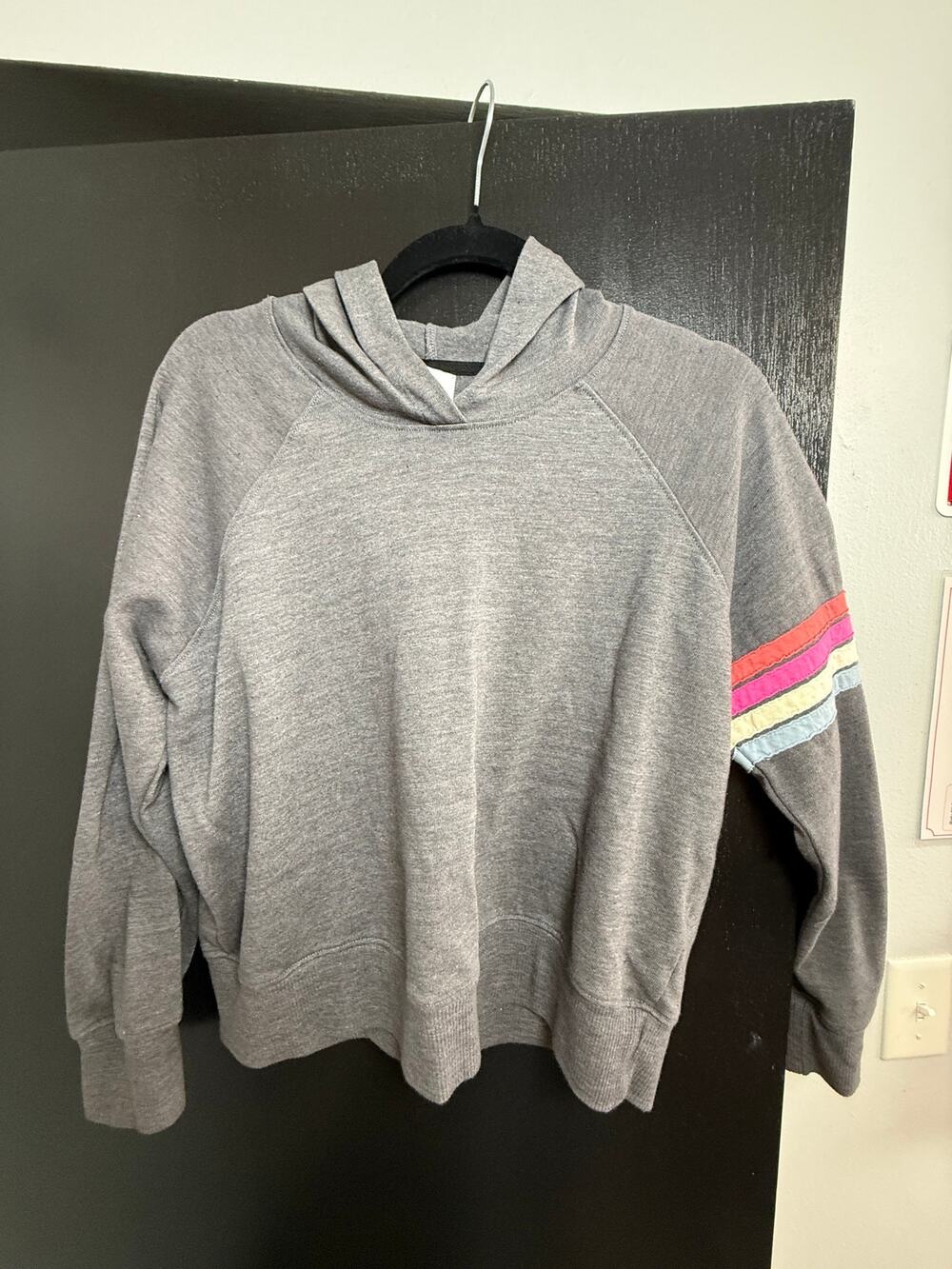 SUNDRY Women’s Size 1 Gray Hoodie Rainbow Stripe Sleeve Pullover Made in USA